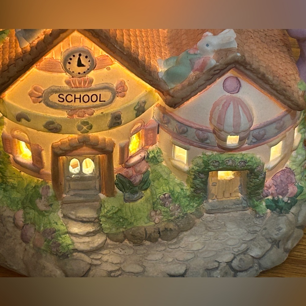 Hopalong Hollow Lighted Easter Village Set - 1993 Seasonal Specialty Collection - Picture 5 of 13